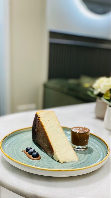 Cheesecake Display, Peace Illustration, Food Decoration, Food Obsession, Cute Food, Brownies, Tart, Food Photography, Cheesecake