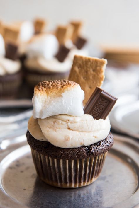 Graham Cracker Frosting, Best Cupcakes Ever, S Mores Cupcakes, Smores Dessert, Best Cupcakes, Smores Cupcakes, Fall Cupcakes, Hershey's Chocolate, Cupcake Flavors