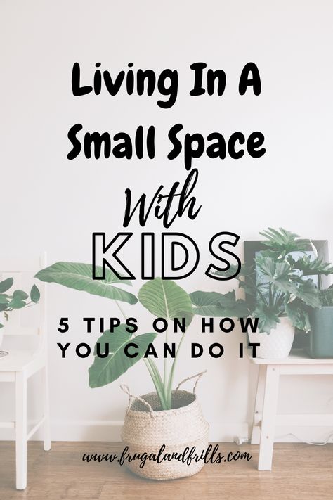 Small Condo Organization, Studio Apartment Ideas With Kids, Minimalist Living Room With Kids, Small Apartment With Kids, Apartment Living With Kids, Small Space Living Hacks, Small Space Baby, Minimalist Kitchen Decor, Kid Friendly Living Room