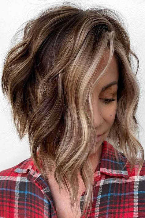 Fabulous Shoulder Length Bob Hairstyles To Find Your Happy Medium ★ Medium Bob Haircut, Asymmetrical Haircut, Textured Curly Hair, Shoulder Length Bob, Money Piece, Shoulder Hair, Haircuts For Curly Hair, Haircuts For Medium Hair, Curly Bob Hairstyles