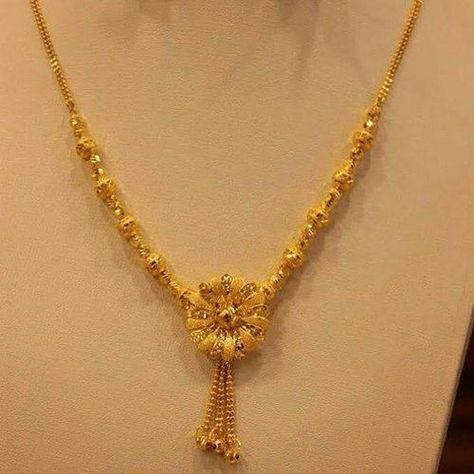 Golden beautiful chain Neckless Gold Jewelry Indian, Neckless Gold Jewelry, Gold Necklace Price, Simple Necklace Designs, Perhiasan India, Gold Jewelry Simple Necklace, Gold Mangalsutra Designs, Gold Bridal Jewellery Sets, Gold Necklace Indian Bridal Jewelry