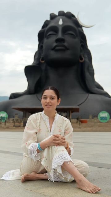 Isha Yoga Photo Poses, Isha Foundation Photoshoot, Mandir Poses For Women, Adiyogi Shiva, Isha Foundation, Elegant Pose, Yoga Trapeze, Isha Yoga, Shoot Poses