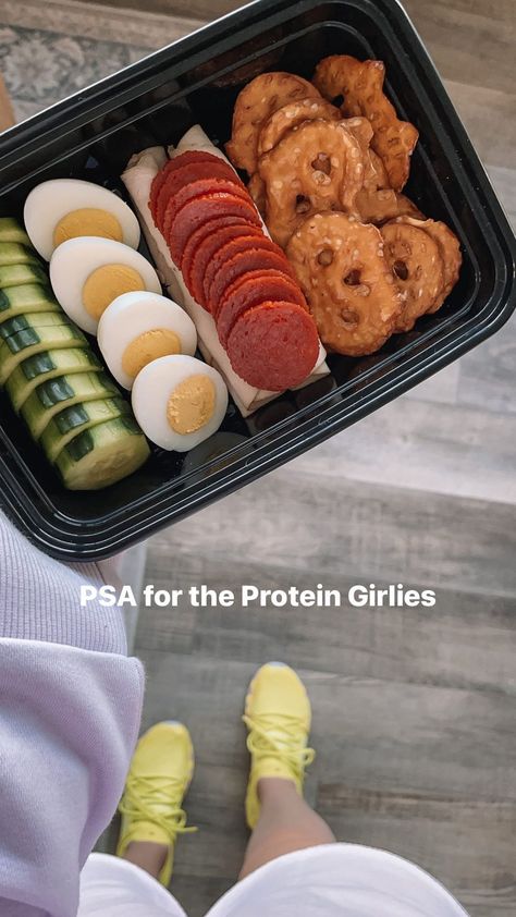 Protein Boxes, Pretzel Chips, Healthy Lunch Snacks, Meal Prep Snacks, Turkey Pepperoni, Healthy High Protein Meals, Healthy Lunch Meal Prep, Work Meals, Easy Healthy Meal Prep