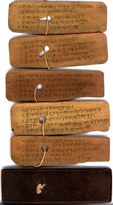 HINDI RINNY: Hindi palm leaf manuscript Dravidian Languages, Dried Palm Leaves, Writing Systems, Ancient Books, Ancient World, Ancient Aliens, Handmade Books, Ancient Artifacts, Illuminated Manuscript