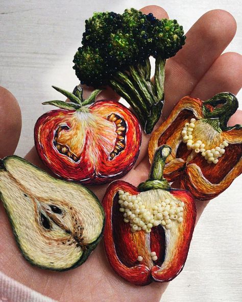 Beaded & Embroidered Vegetables & Food by Nemnozkho Broshka. Vegetables Food, Thread Art, 자수 디자인, Stitching Art, Hand Embroidery Patterns, Embroidery Inspiration, Diy Embroidery, Embroidery And Stitching, Diy Canvas