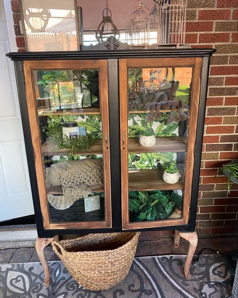 Glass Cabinet Redo, Diy Curio Cabinet Makeover, Refinish China Cabinet, Curio Cabinet Makeover Before After, Repurposed Curio Cabinet Ideas, Display Cabinet Makeover, Curio Cabinet Makeover, Curio Cabinet Displays, Furniture Remodeling