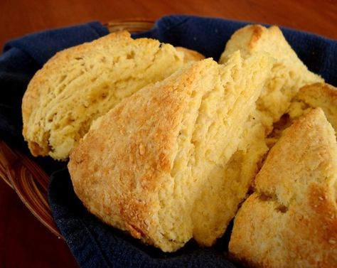 Cornmeal Scones, Cornmeal Recipes, Best Scone Recipe, Scones Recipe, Bread Machine Recipes, Scone Recipe, Breakfast Breads, Bread Rolls, Quick Bread