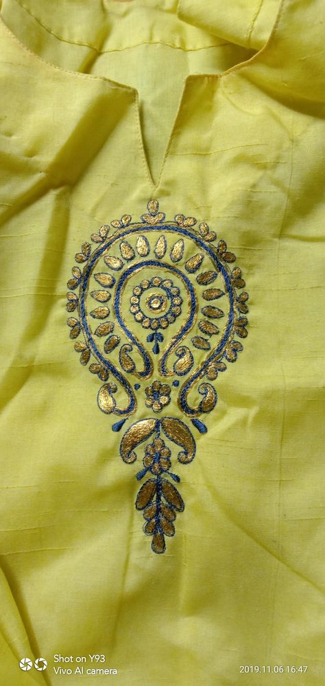 Golden Machine Work Embroidery, Peta Work Embroidery, Golden Work Embroidery, Pitta Work Embroidery Suit, Pitta Work Embroidery Blouse, Pitta Work Embroidery, Ikkat Kurtis, Painting Sarees, Embroidery Butta