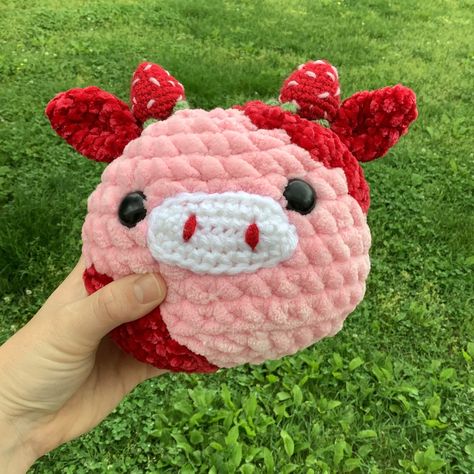 Chunky Yarn Animals, Crochet Clothes For Stuffed Animals, Big Yarn Crochet, Cute Crochet Stuffed Animals, Strawberry Cow Crochet Pattern, Plush Crochet Pattern Free, Acrylic Yarn Crochet Projects, Sew Plushies, Crochet Squishmallow