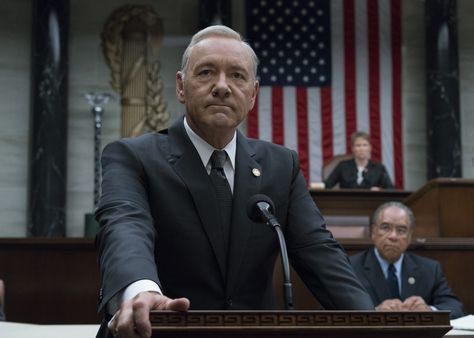 #HouseofCards Season 5: Backstabbing and Big Twists http://www.geekinsider.com/house-cards-season-5-more-backstabbing-big-twists/?utm_campaign=coschedule&utm_source=pinterest&utm_medium=Geek&utm_content=%27House%20of%20Cards%27%20Season%205%3A%20More%20Backstabbing%20and%20Big%20Twists House Of Cards Wallpaper, House Of Cards Netflix, Netflix Drama Series, Cards Wallpaper, Frank Underwood, Big Twist, Robin Wright, Baby Driver, Will Arnett