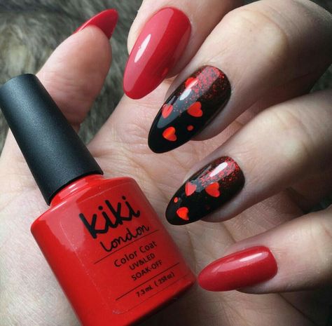 Valentines Nail Art Designs, Unghie Sfumate, Valentine Nail Art, Hippie Nails, February Nails, Red Acrylic Nails, Heart Nail, Nail Designs Valentines, Makijaż Smokey Eye