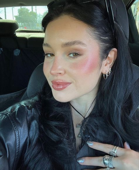 Pisces Makeup, Natural Makeup Styles, No Make Up Make Up Look, Natural Makeup Style, Pale Makeup, Car Selfies, Natural Prom Makeup, Mekap Mata, 20 Makeup