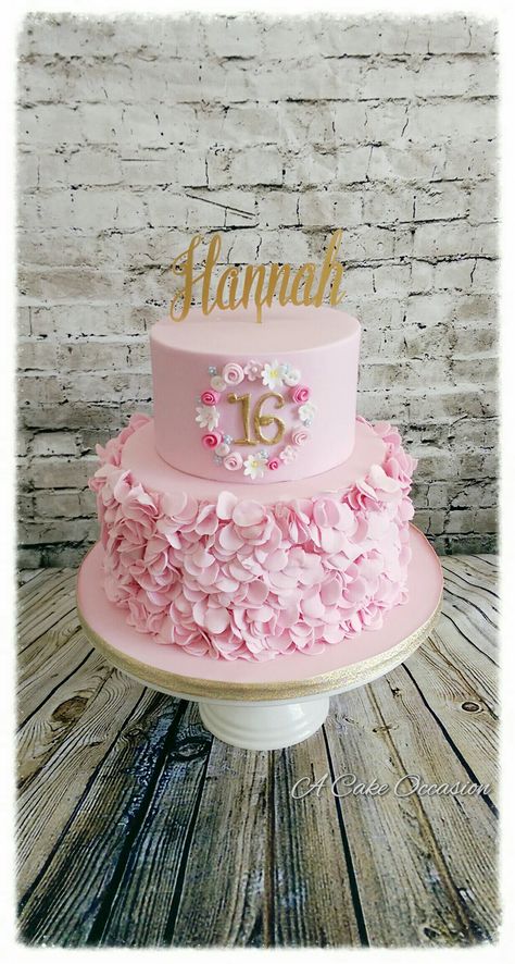 Pretty pink 16th birthday cake ❤ Pink 16th Birthday Cake, 16th Birthday Cakes, 16th Birthday Cake For Girls, Pink Ruffle Cake, Cakes Pretty, Fondant Girl, 16th Birthday Cake, Sweet Sixteen Cakes, Pink Sweets