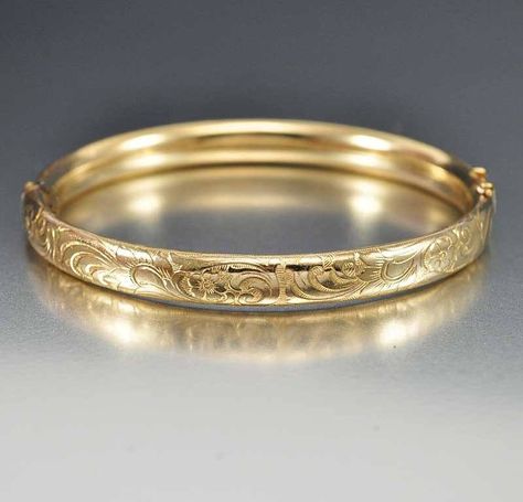 Victorian 14K Rolled Gold Bangle Bracelet Antique Jewellery Online, Vintage Jewelry Antique, Choker Necklace Designs, Jewelry Antique, Victorian Gold, Gold Bangle Bracelet, Gold Bangle, Victorian Jewelry, Diamond Bracelets