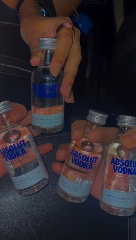 Alcoholic Drinks Snapchat Story, Vapeing Fake Story, Drinks Alcohol Snapchat Story, Alcohol Snapchat, Impulsive Ideas, Pretty Alcoholic Drinks, Alcohol Party, Pretty Pens, Alcohol Aesthetic