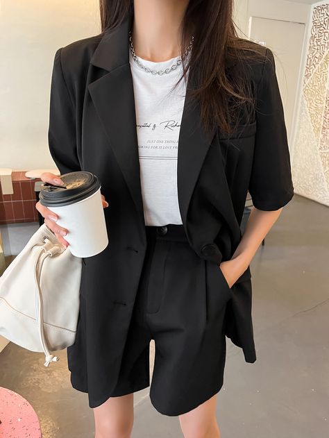 Blazer Outfits For Women Shorts, Black Blazer Shorts Outfit, Black Uniform Outfits Work, Half Blazer Women, Terno Outfit Shorts, Suit Shorts Women Outfits, Half Pants Outfit, Short Sleeve Blazer Outfit, Tomboy Suit