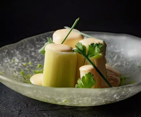 Leek Appetizer, Dinner With Leeks, How To Cook Leeks Recipes, Leek Confit, Leeks In White Sauce, Confit Leeks, Leeks In Cheese Sauce, Romanesco Sauce, Leek Sauce