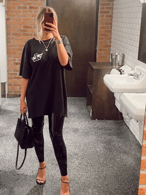 Leather Leggings Tshirt Outfit, Faux Patent Leather Leggings Outfit, Patent Leggings Outfit, Leather Pants And Tshirt Outfit, Pleather Legging Outfits Night, Patent Leather Pants Outfit, Leather Tights Outfit, Leather Pants Outfit Spring, Leather Leggings Outfit Summer