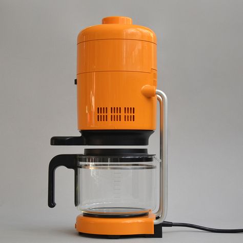 , Braun Coffee Maker, Braun Dieter Rams, Coffee Maker With Grinder, Best Coffee Grinder, Community Coffee, Braun Design, Product Design Inspiration, Vintage History, Dieter Rams