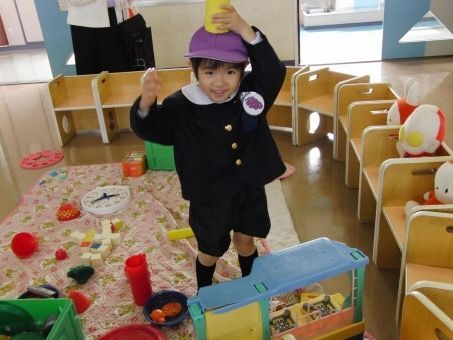 An Inside Look At Kindergarten in Japan - The Wagamama Diaries Japanese Kindergarten, Teaching In Japan, Work In Japan, Fall Kindergarten, Working Parent, School Fees, School Supplies List, Ministry Of Education, Sports Day