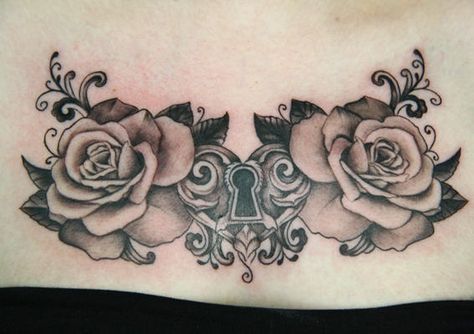 Planning my next tat.... Something with lock and key- but this one is amazing and has roses!!! Scripture Tattoos For Women, Chest Tattoo Girl, Tattoos For Women On Thigh, Lotusblume Tattoo, Sternum Tattoos, Lock Tattoo, Locket Tattoos, Classy Tattoos For Women, Tattoo Sunflower