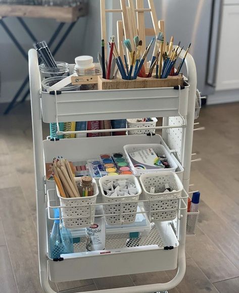 Dream Art Room, Home Art Studios, Rangement Art, Art Mediums, Art Studio Organization, Art Supplies Storage, Art Studio Room, Art Supply Organization, Art Cart