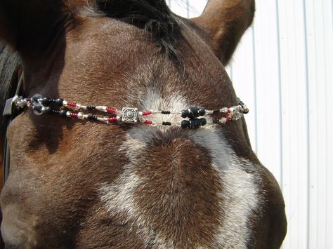 Beaded Horse Tack for Sale | ... Beaded Browbands at the Horse Classifieds forum - Horse Forums Horse Headband, Pearl Weaving, Beaded Browband, Beaded Horse, Unusual Horse, Horse Markings, Horse Products, Miniature Horses, Horseshoe Decor