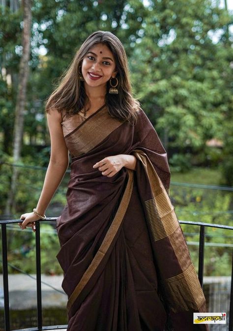 Modern Cotton Saree, Cotton Saree Aesthetic, Traditional Cotton Saree, Cotton Saree Styling, Cotton Saree Look Modern, Cotton Saree Look, Function Saree, Aesthetic Saree, Saree Aesthetic