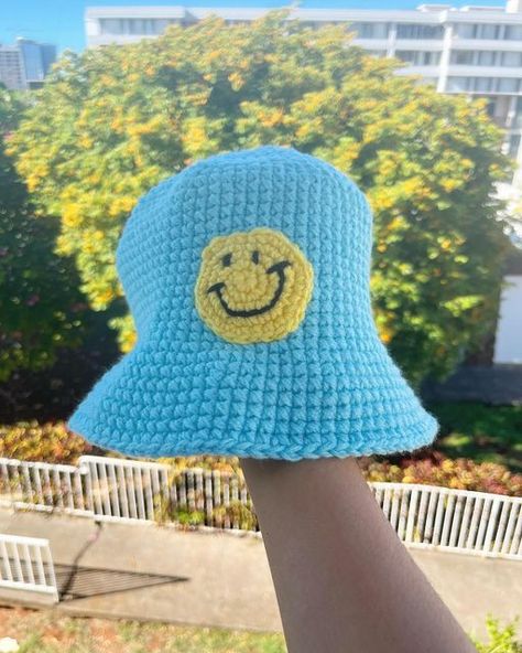 Crochet Smiley Face Bucket Hat, Crochet Smiley Face, Knitting Business, Crochet Business, Crochet Bucket Hat, Crochet Clothing, Smiley Face, Crochet Clothes, Smiley