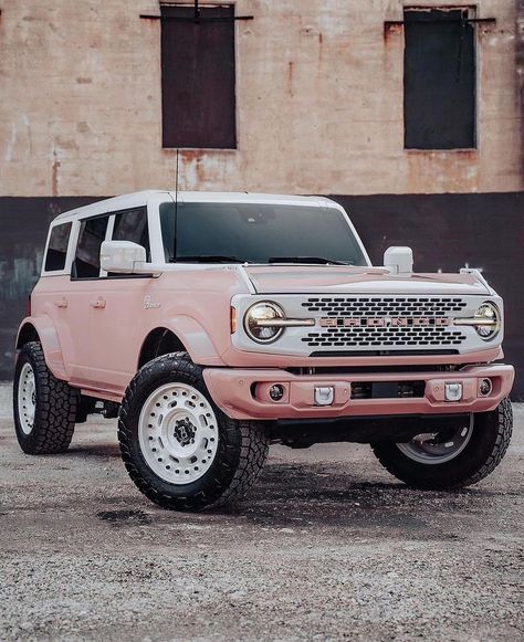 Barbie much? 💅@sinclairtord is the GOAT at dialed in colorways and themes on their builds! This pink Bronco is no exception. Tag someone… | Instagram Vintage Pink Bronco, Pink Bronco Sport, Love Shack Fancy Bronco, Bronco Car Aesthetic, Light Pink Bronco, Pink Ford Bronco, Ford Bronco Aesthetic, Pink Bronco, New Ford Bronco