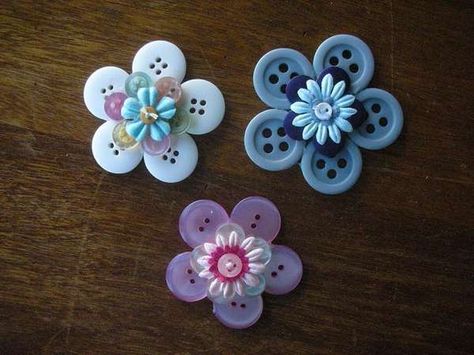 Five Ways to Use Buttons on Crafts Shirt Crafts, Buttons Crafts, Button Creations, Quilled Creations, Pola Kristik, Pola Sulam, Button Art, Button Flowers, Button Crafts