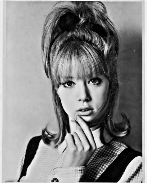 Terry O Neill, Pattie Boyd, Daily Sketch, One Shot, 1960s, Sketch