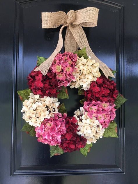 Diy Wreaths Easy, Grace Monroe, Hydrangea Wreath Diy, Diy Floral Wreath, Diy Frühling, Easter Wreath Diy, Easy Diy Wreaths, Diy Spring Wreath, Door Wreaths Diy