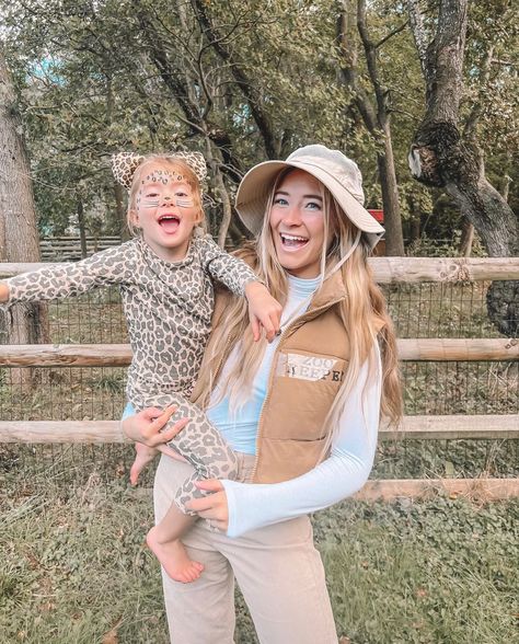 Cheetah Halloween Costume Family, Zoo Keeper Costume Family, Diy Zoo Keeper Costume Women, Family Safari Costume, Zookeeper Costume Women's, Zookeeper Family Costume, Animal Family Costumes, Diy Zoo Animal Costume, Safari Halloween Costume Family