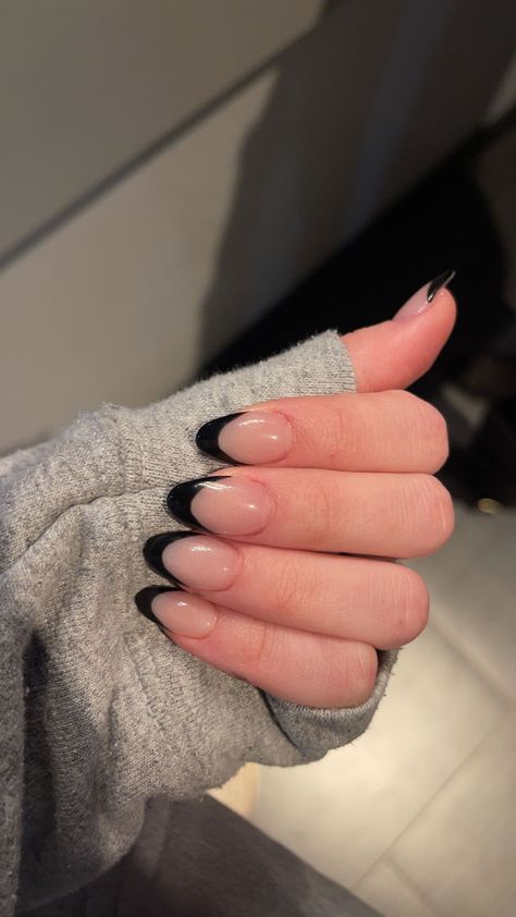 Black French Tip On Almond Nails, Black Double French Tip Nails Almond, Almond Nail Black French Tip, Think Black French Tip, French On Round Nails Shape, Almond French Tip Nails Color Winter, Colored French Tip Nails Almond Shape, Black Round French Tips, Cute Nails For Black Dress