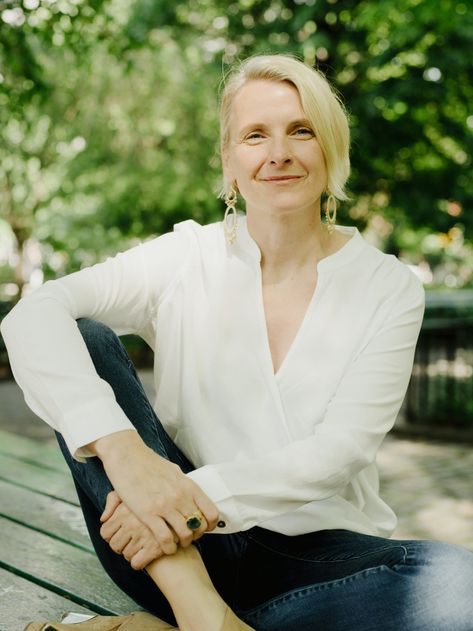 Caroline Calloway, Liz Gilbert, Business Portrait Photography, Book City, Nonfiction Writing, Elizabeth Gilbert, Writer Workshop, Outdoor Portraits, Business Portrait