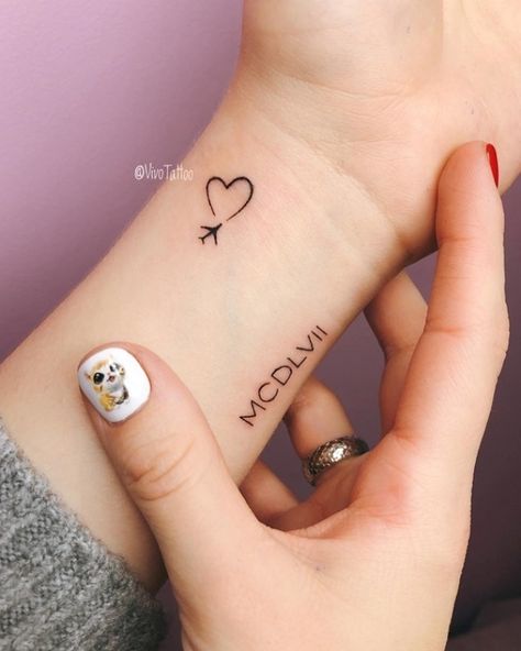 Unique Small Tattoo, Ring Finger Tattoos, Shape Tattoo, Muster Tattoos, Small Girl Tattoos, Cute Little Tattoos, Small Wrist Tattoos, Cute Small Tattoos, Small Hand Tattoos