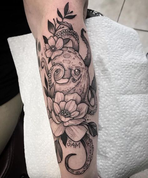 Octopus Forearm Tattoo, Octopus With Flowers, Octopus Thigh Tattoos, Lagoon Tattoo, Tattoo After Care, Octopus Tattoo Sleeve, Tattoo 2024, Octopus Tattoo Design, Shop Tattoo