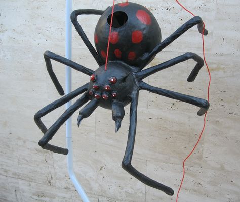 Spider Pinata Spider Pinata Diy, Spider Pinata, Halloween Pinatas, Piñata Halloween, Halloween Piñatas, Diy Carnival Games, Cheap Halloween Diy, Halloween Pinata, Halloween Tea Party