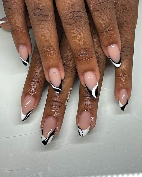 𝑳𝑼𝑿𝑼𝑹𝒀 𝑵𝑨𝑰𝑳 𝑨𝑹𝑻𝑰𝑺𝑻 (@prettyndivine) • Instagram photos and videos Oval Nails French Tip Color, Simple French Nails Design, Black Oval Nails Design, Black Formal Nails, Trendy Black Nail Designs, Nail Ideas For Dark Skin, Oval Nail Ideas, Christ Nails, Oval Nail Designs