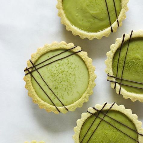 Matcha tarts❤️ Matcha Custard, Healthy Vegan Dessert, Matcha Green Tea Recipes, Kue Macaroon, Custard Tarts, Matcha Dessert, Coconut Dessert, Green Tea Recipes, Mapo Tofu