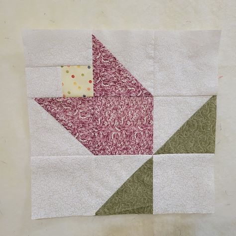 Tulip Quilt Block Pattern, Tulip Quilt Block, Tulip Quilt, Flower Quilt Patterns, Quilt Block Patterns Free, Texas Star, Flower Quilt, On Writing, Quilt Block Pattern