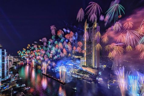 ICONSIAM Bangkok Countdown 2020: Celebrate New Year’s in Thailand here! | Coconuts Bangkok River Park, Rooftop Restaurant, Rooftop Pool, River Thames, Holiday Time, Cool Pools, Infinity Pool, Bangkok Thailand, Thailand Travel