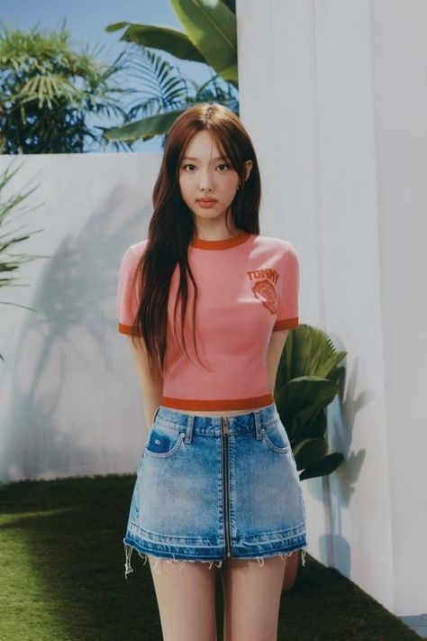 TWICE's Nayeon flaunts her effortlessly sexy summer look in new Tommy Jeans S/S 2024 campaign Twice Nayeon, Im Nayeon, Nayeon Twice, Kpop Outfits, Tommy Jeans, Summer Looks, Role Models, South Korean Girls, S S