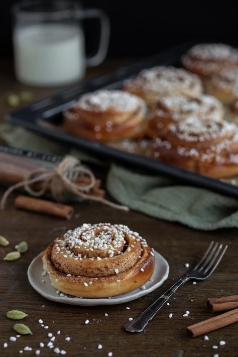 Cinnamon Roll Photography, Cinnamon Buns Aesthetic, Swedish Cinnamon Buns, Comidas Aesthetic, Cinnamon Loaf, Pearl Sugar, Best Cinnamon Rolls, 2024 Art, Scandinavian Food