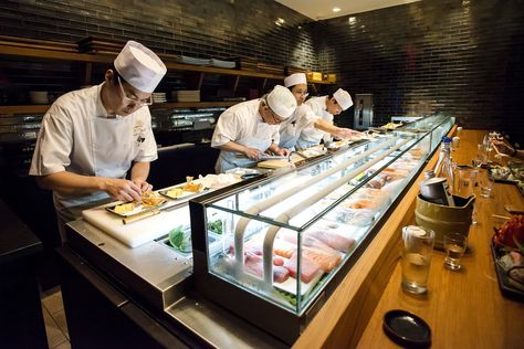 Sushi Bar Design, Sushi Counter, Japanese Restaurant Interior, Japanese Restaurant Design, Sushi Dishes, Asian Restaurants, Counter Design, Sushi Restaurants, Bar Interior