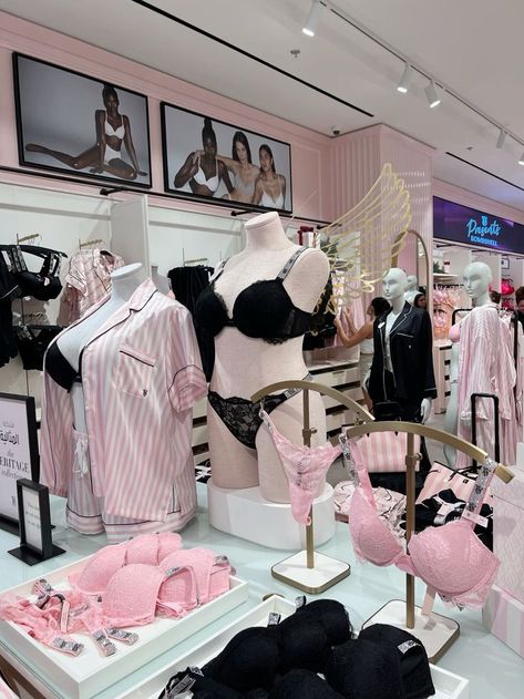 Victoria Secrets Intimo, Victorious Secret, Victoria's Secret Aesthetic, Victoria Secret Shops, Victoria Secret Store, Secret Secret, Victory Secret, Victoria Secret Wallpaper, Victoria's Secrets