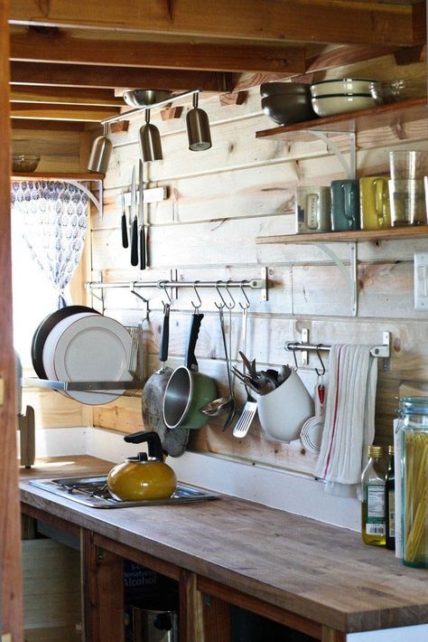 Kitchen Spotlights, Mini Loft, Space Apartments, Cabin Kitchens, Tiny House Kitchen, Home On The Range, Tiny Spaces, Tiny Kitchen, Kitchen Design Small