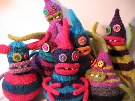 Erin Makes Knitted Monsters! Addi Knitting Machine, Crazy Toys, Fall Crochet Patterns, Folk Doll, Halloween Crochet Patterns, Monster Dolls, Wool Mittens, Crochet Fall, Knitted Animals