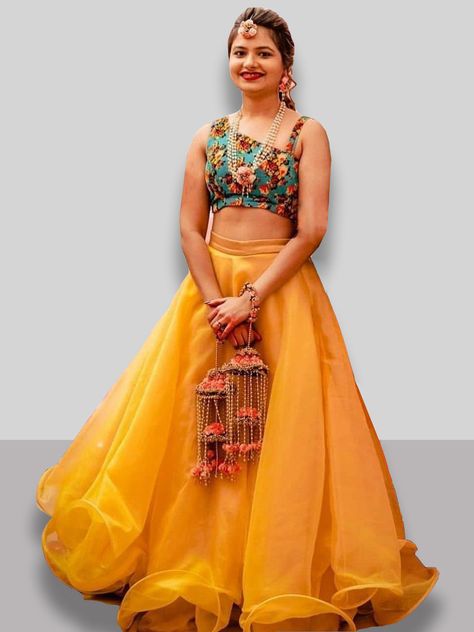 Are you searching for Lehenga for haldi ceremony? It's as important to look amazing for your haldi function. #lehengadesignsforhaldiceremony #haldilehengadesigns #haldilehengaforbride #croptoplehengaforhaldi #bridallehengaforhaldi #stylishlehengaforhaldiceremony Yellow Dress For Haldi Function Pakistani, Yellow Lehenga For Haldi Function, Yellow Dress For Haldi Function, Lehenga For Haldi, Yellow Lehenga For Haldi, Dress For Haldi Function, Haldi Dress For Bride, Ruffle Lehenga, Haldi Ceremony Outfit